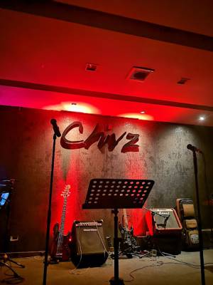 Chivz Lounge Bar (Manille, Philippines)