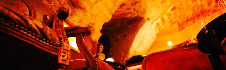 Cries And Whispers (Paris, France)