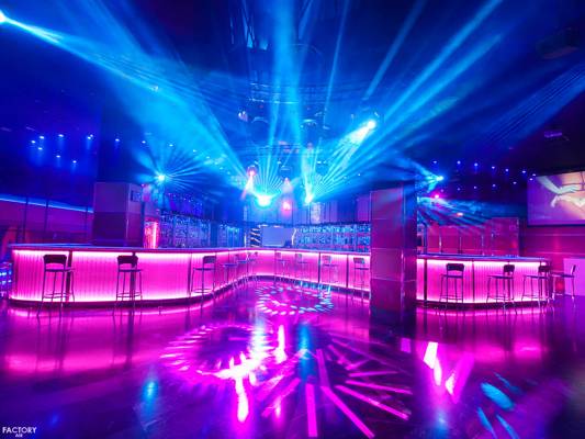 Factory Air-show Girls Discoteca (Madrid, Espagne)