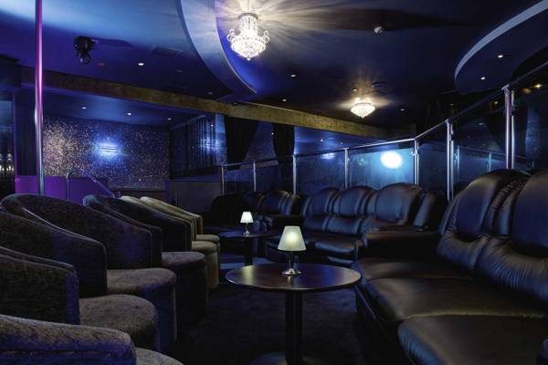 For Your Eyes Only (Cardiff, Royaume Uni)