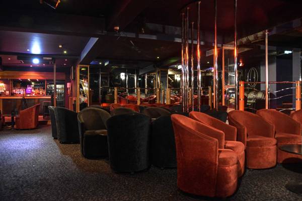 For Your Eyes Only (Cardiff, Royaume Uni)