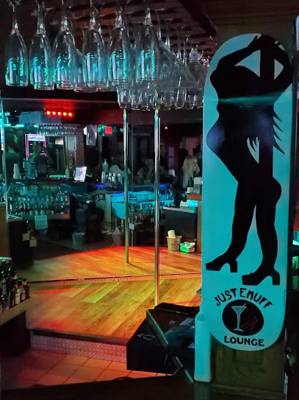 Just Enuff Lounge (King of Prussia, États-Unis)