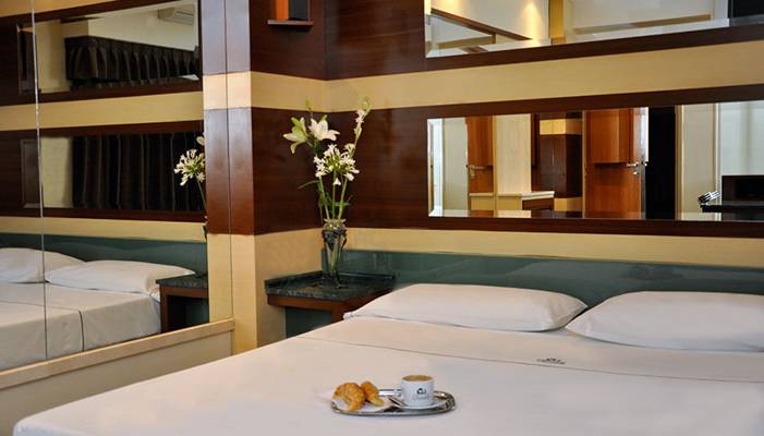 L' Hirondelle (Buenos Aires, Argentine)