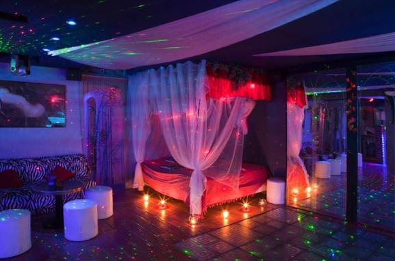 L'oasis Club Libertin Cannes (Cannes, France)