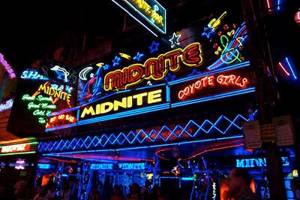 Midnite Bar Soi Cowboy