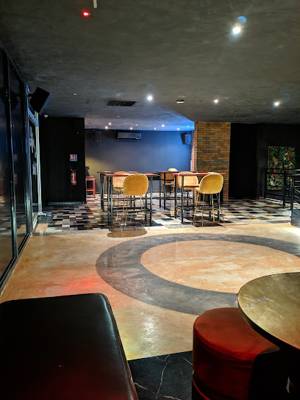 Midnyte Club (Douala, Cameroun)