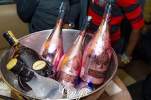 Onyx Lounge & Restaurant