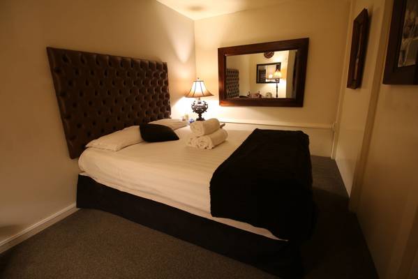 Paris -lower Hutt Escorts (Wellington, Nouvelle-Zélande)