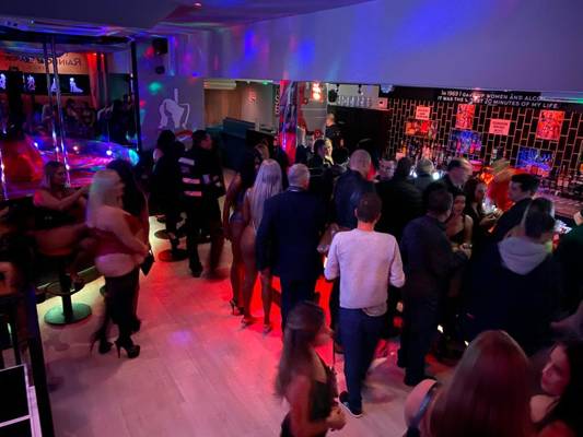 Rainbow Sports Bar (Londres, Royaume Uni)