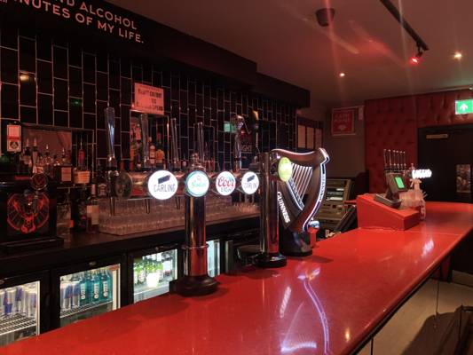Rainbow Sports Bar (Londres, Royaume Uni)