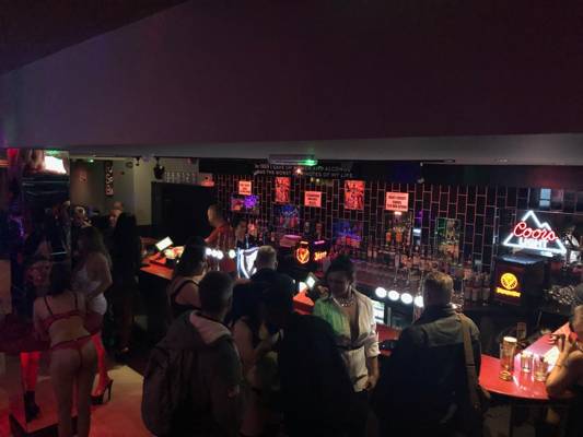 Rainbow Sports Bar (Londres, Royaume Uni)