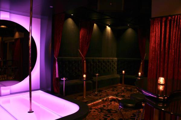 Red Lips Nachtclub, Bar Und Cabaret In Zürich (Zurich, Suisse)