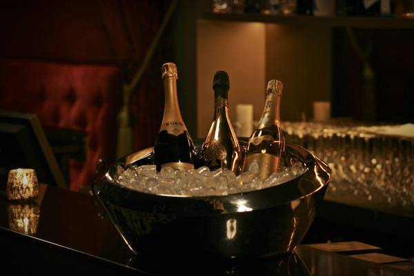 Red Lips Nachtclub, Bar Und Cabaret In Zürich (Zurich, Suisse)