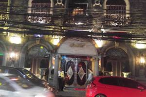 Room 526 International Luxury Lounge