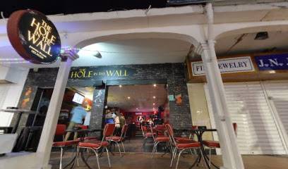 The Hole In The Wall (Philipsburg, Saint-Martin)