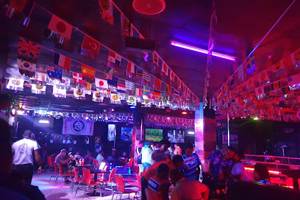 White House Night Club Live Karaoke