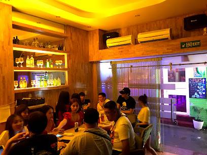 Yui Girls Bar (Hô Chi Minh Ville, Viêt Nam)